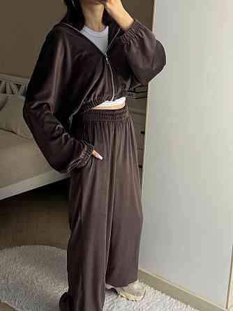 Женский трендовый оверсайз костюм двойка: кофта и штаны велюр Одесса