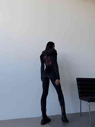 Женский облегающий комбинезон с вышивкой и камушками на спинке турецкий велюр Черный, 46/48 Одесса