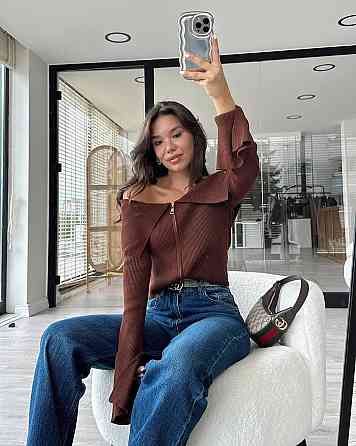 Жіноча тепла романтична кофта з відкритими плечима на блискавці теплий трикотаж рубчик Шоколад Одеса