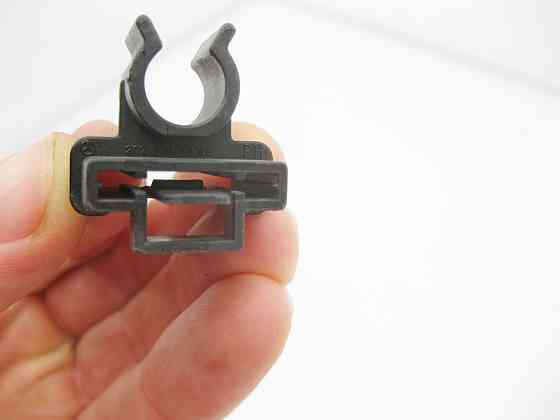 Mercedes-Benz  A2025463243 Пластиковий тримач електропроводу ABS на передньому або задньому мосту E-Class W210 W211 C-Class W202 W203 CL C215 C216 S-C Одесса