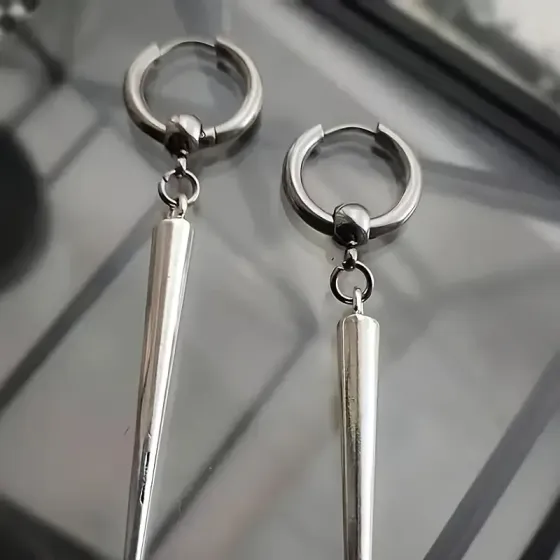 Готические панк серьги с длинными серебристыми подвесками-шипами Киев