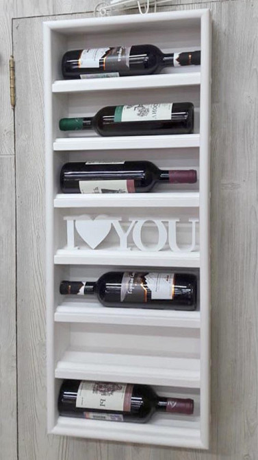 Настенная винная полка 