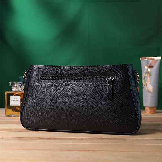 Жіноча сумка багет з ланцюжком і ремінцем що знімається з зернистої натуральної шкіри Shvigel 22837 Чорна Київ