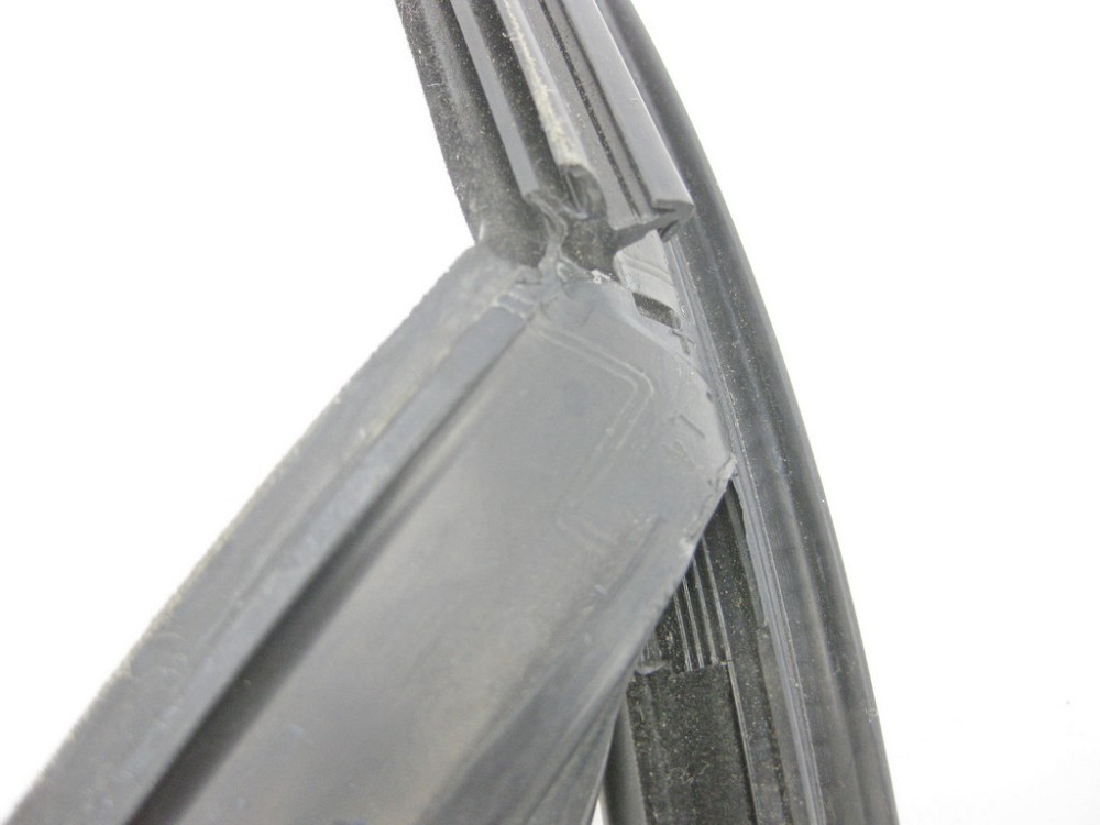 Mercedes-Benz  A2047251525 Ущільнювач опускного скла передніх лівих дверей C-Class W204 Одеса - фото 8