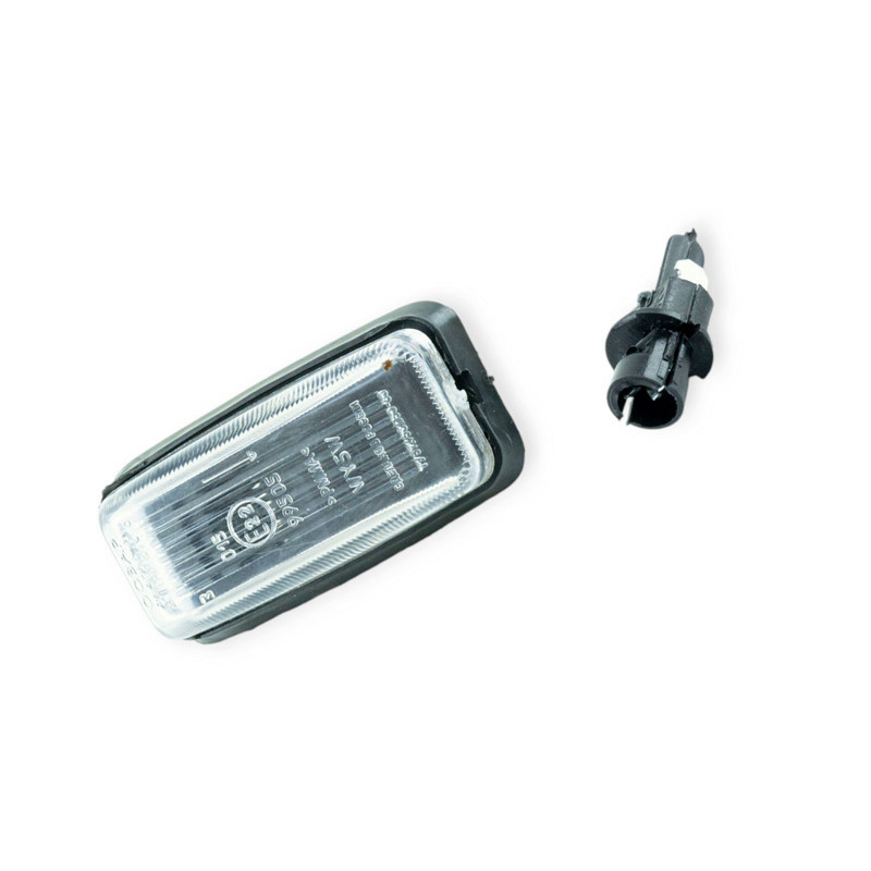 Повторитель 2110-2115 белый поворотов Мукачево - изображение 1