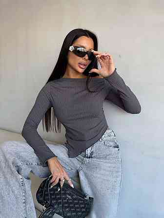 Жіночий базовий асиметричний лонгслів з відкритим плечем рубчик Одеса