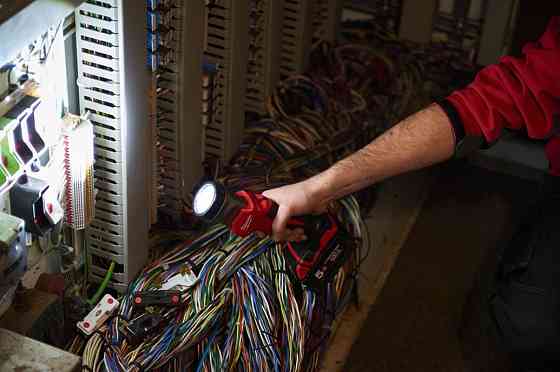 Фонарь светодиодный аккумуляторный MILWAUKEE, M18 TLED-0 Одесса