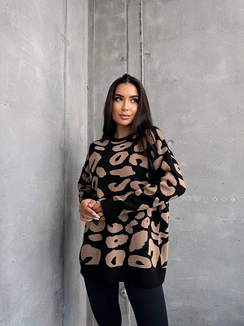 Жіночий принтований затишний оверсайз светр в'язка Чорний Одеса - фото 9