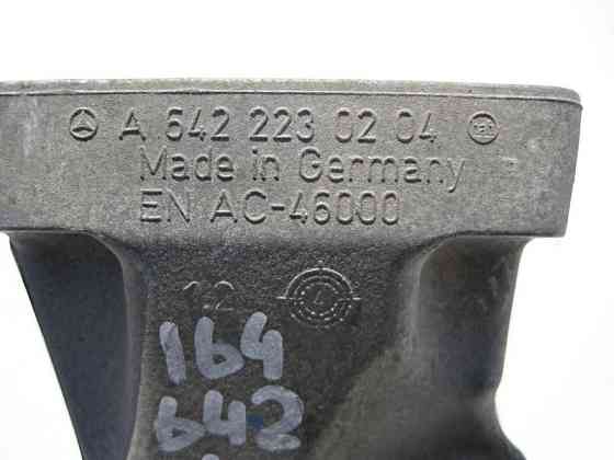 Mercedes-Benz  A6422230204 Кронштейн опори двигуна лівий OM642 V6 3.0 cdi ML W164 GL X164 Одеса