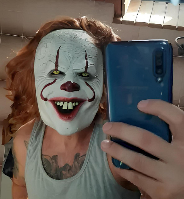 Маска Пеннивайза RESTEQ из фильма Стивена Кинга — латексная маска ужасного клоуна Pennywise с волосами Киев - изображение 4