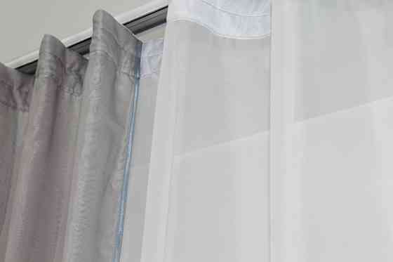 Кухонний комплект VR-Textil № 051к тюль і шторки з підв'язками сірий з білим 280х170 см (50-077) Київ