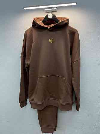 Коричневий весняний костюм з тризубом Чернівці