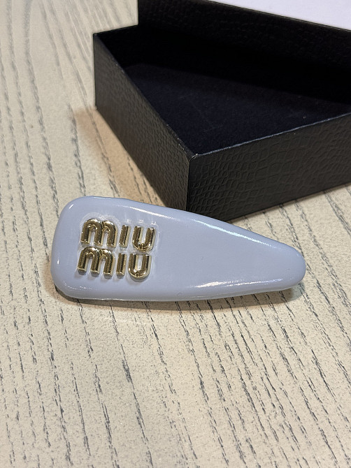 Шпилька для волосся MIU MIU в блакитному кольорі Одеса - фото 1