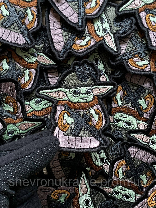 Шеврон Вооруженный Йода (Форма контурная. На липучке) Размер 8x7см Киев - изображение 4