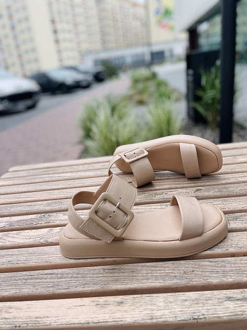 teona Шкіряні босоніжки жіночі на низькому ходу TEONA 286 літні р. 36-40 / Сандалі колір капучи Коломия - фото 1