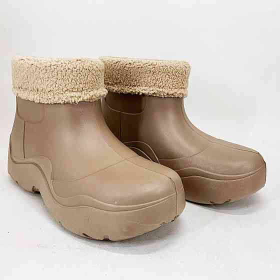 Дутики женские термо, Женские черние зимние галоши, Теплые тапочки чуни Шерстяные валенки IZ-10 Львов