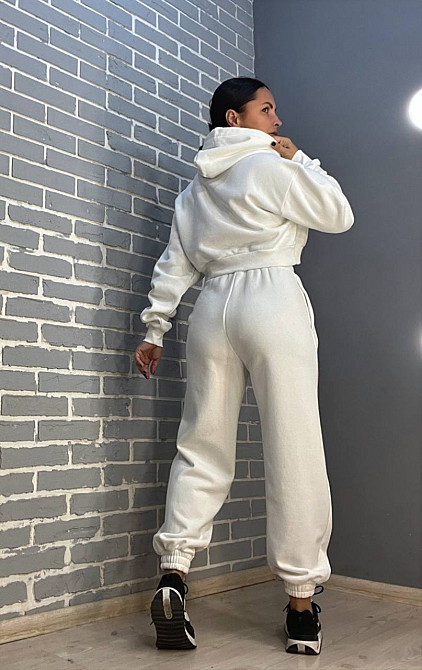 Костюм женский Quzen 493-497 укороченное худи с капюшоном MOOD брюки резинка утепленный белый, белый, L Киев - изображение 12