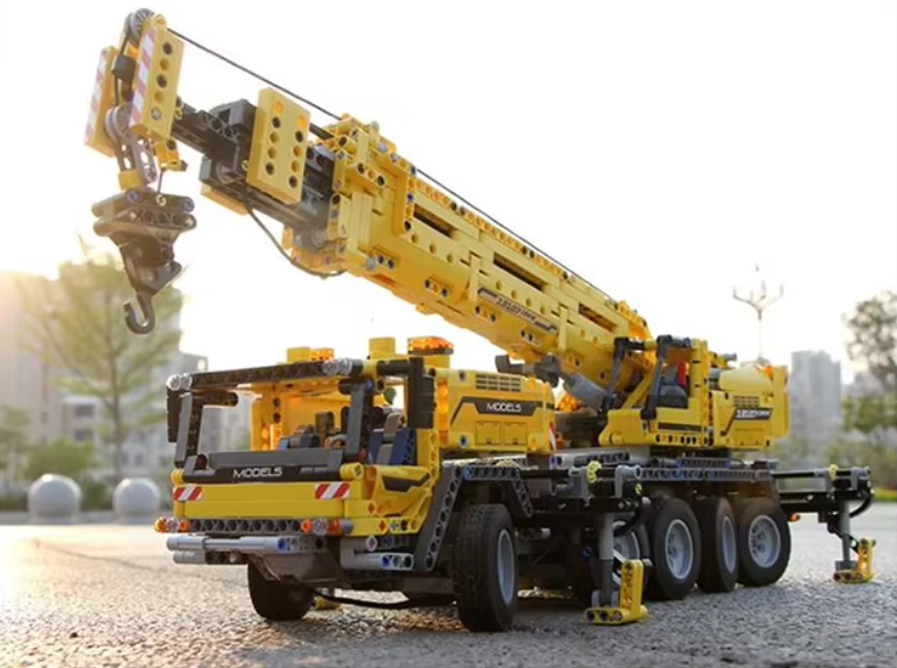 Конструктор детский подъёмный кран на дистанционном управлении 2590 детали Каменец-Подольский - изображение 8