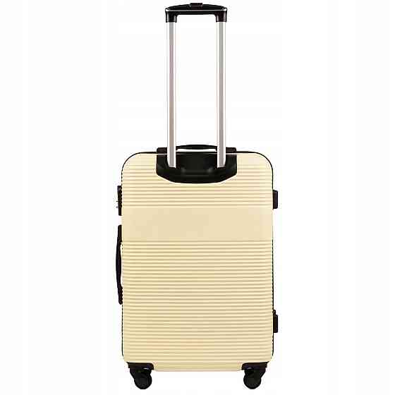 Валіза пластикова WINGS 5398 середня 65 см молочно-біла Київ