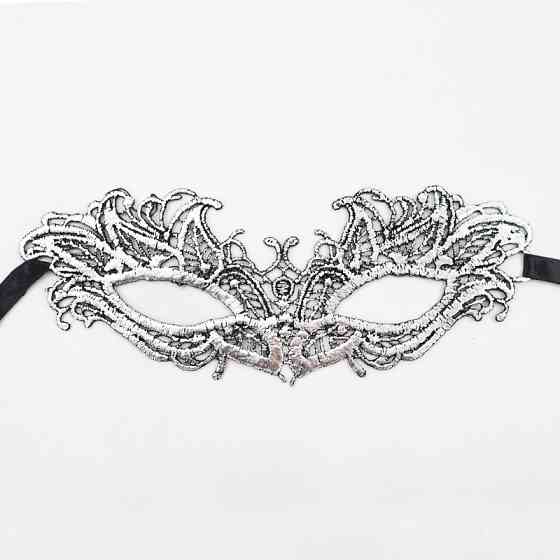Маска на маскарад на лице на зав`язках унісекс 21 на 6 см сріблястий Київ
