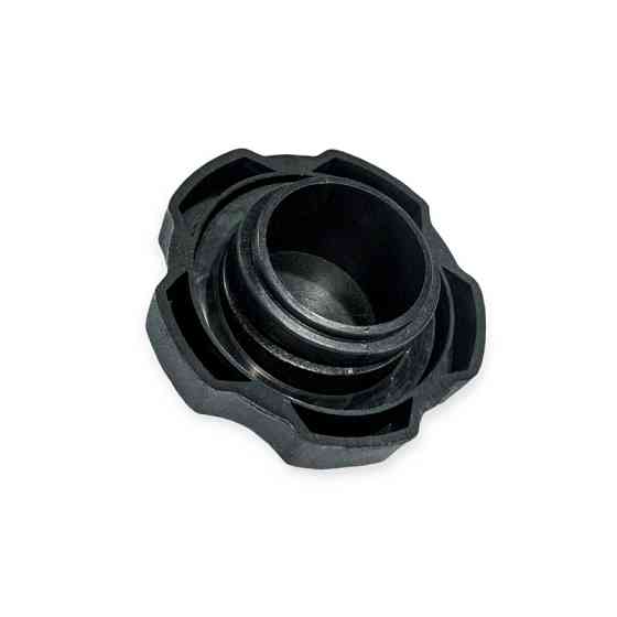 Кришка горловини Ланос новий зразок маслозаливної Мукачево