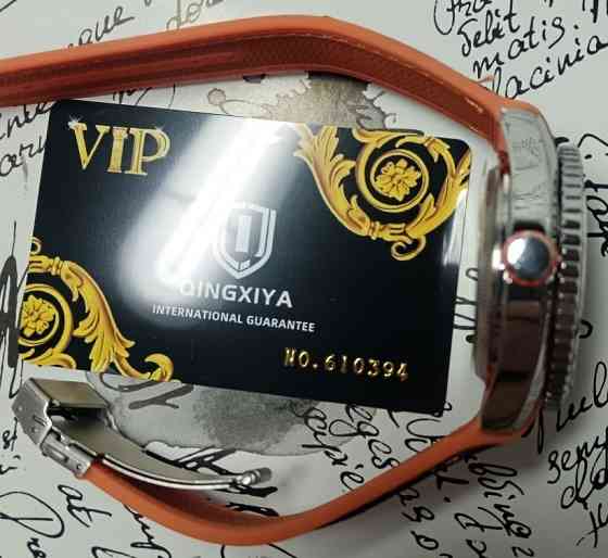 Кварцовий водонепроникний годинник. Київ