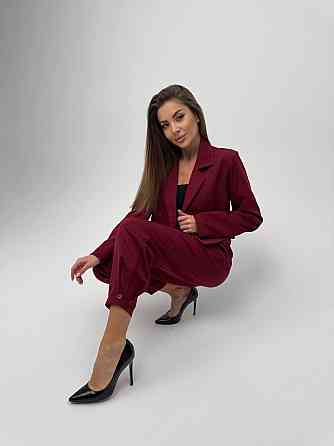 Женский базовый брючный костюм: укороченный пиджак и брюки креп-костюмка + подкладка Марсал, 46/48 Одесса