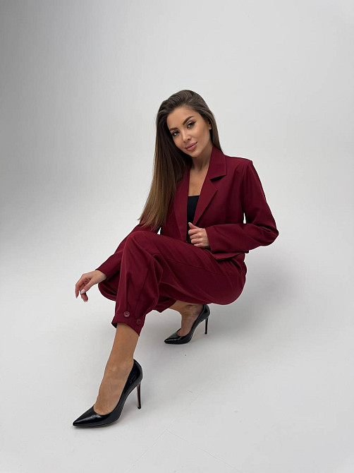 Женский базовый брючный костюм: укороченный пиджак и брюки креп-костюмка + подкладка Марсал, 46/48 Одесса - изображение 6