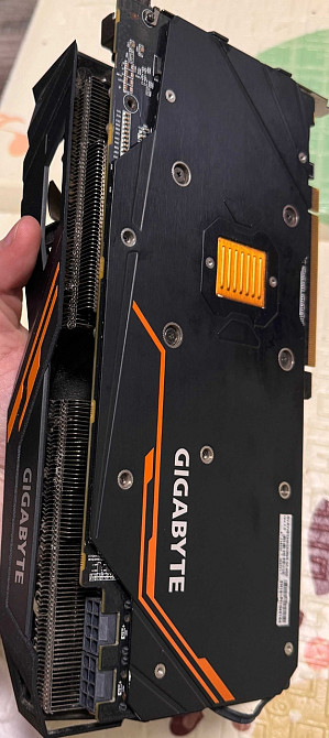 Видеокарта: RX Vega 64 Gigabyte Gaming OC память Samsung. Киев - изображение 4