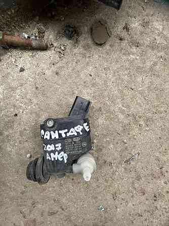 Моторчик (насос) омивача скла на Hyundai Santa Fe 2012-2018. Київ