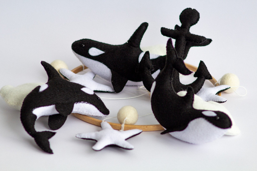 Дитячий чорно-білий музичний мобіль на ліжечко для немовлят WooolyWool «Касатки» з 35 мелодіями Київ - фото 5