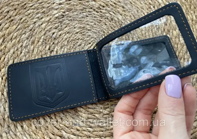 Кожаная обложка для ID-паспорта и авто документов с гербом Украины на три отделения P-Leather Черный Киев - изображение 7