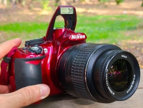 Фотоапарат Дзеркальний у червоному кольорі: Nikon D3100+SD+Сумка. Харків - фото 3