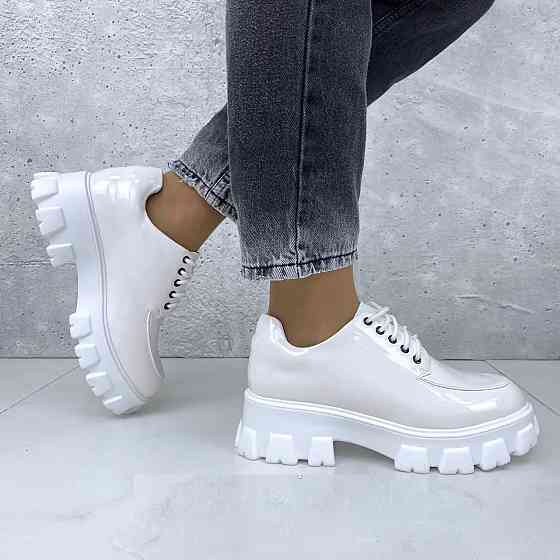 Жіночі лакові Білі Броги Туфлі Оксфорди на Танкетці Шкіряні Мокасини (розміри: 36,37,38,39,40,41) Дніпро