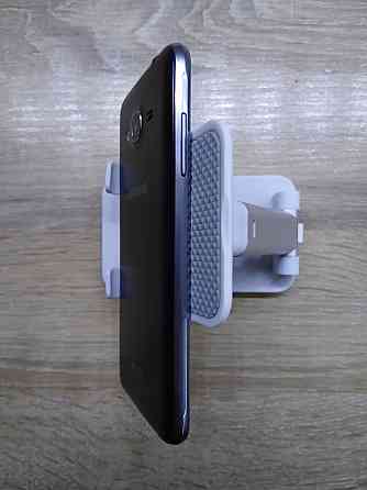 Б/У Смартфон Samsung SM-J320F/DS (Galaxy J3 2016) 2 SIM, 5