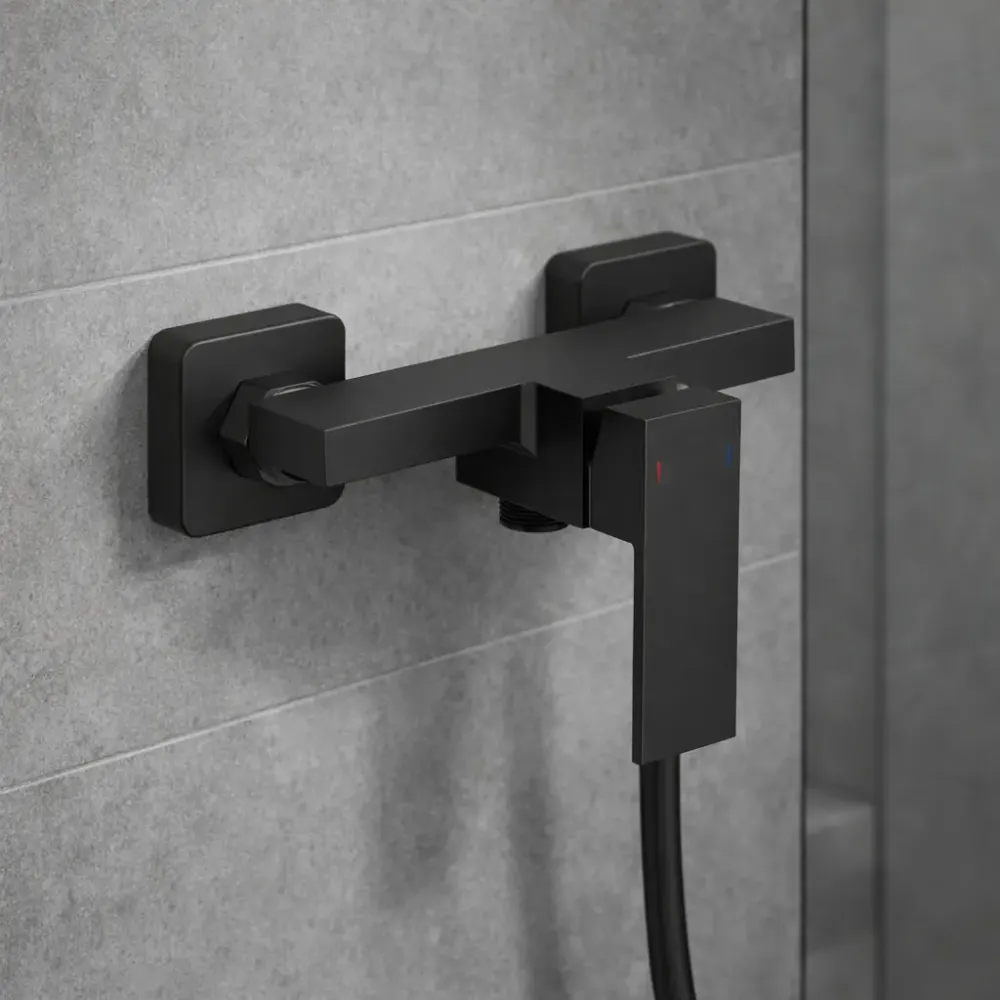 Смеситель для ванной комнаты черный матовый AND YLN1999-3H Коломия - фото 1