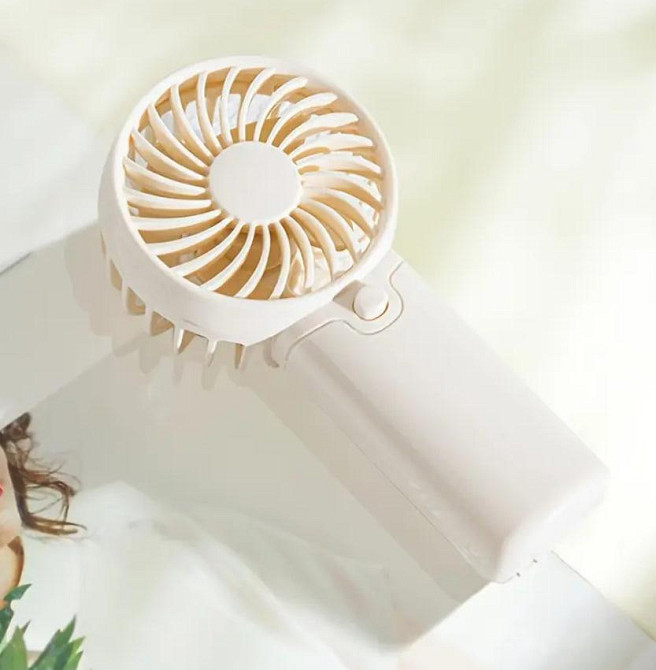 Портативный мини-вентилятор карманного размера на батарейках Ручной вентилятор для лета, путешествий Киев - изображение 1
