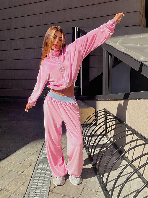 Жіночий стильний повсякденний костюм із ніжного велюру Барбі, 46/48 Одеса - фото 3