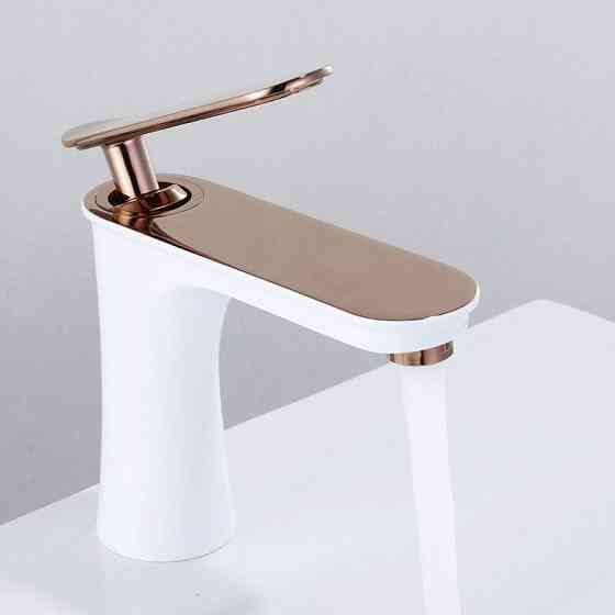 Смеситель латунный для раковины горизонтальный монтаж WanFan для ванной комнаты Белый с розовым золотом Каменец-Подольский