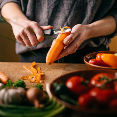 Овощечистка Fiskars Essential 6 см (1065585) Винница - изображение 5