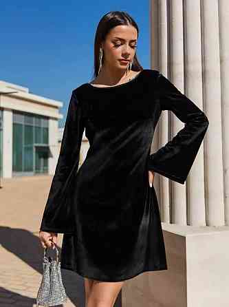 Жіноча маленька чорна сукня з відкритою спинкою велюр на трикотажі Одеса