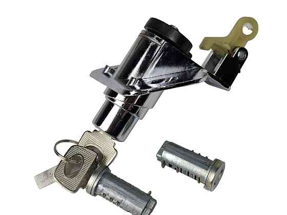 Замок 1118 із личинками дверей багажника. Мукачево