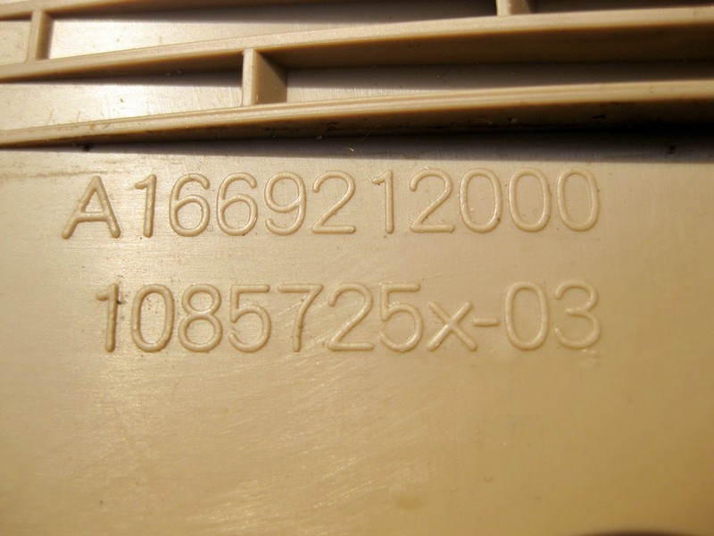 Mercedes-Benz  A1669212000 8N84 Накладка заднього правого каркаса сидіння бежева GL X166 Одеса - фото 3