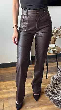 Женские прямые брюки из экокожи с тиснением под крокодила Шоколад, 44/46 Одесса