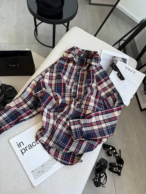 Женская классическая рубашка в клетку оверсайз кроя костюмный тиар Бербери Одесса - изображение 5