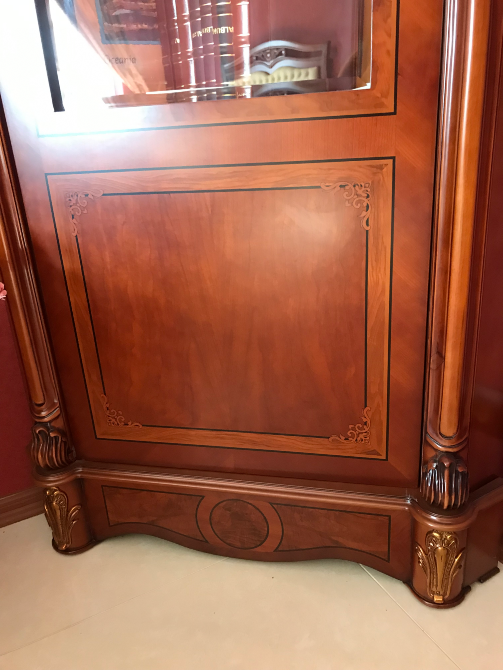 Угловая большая тумба витрина в зале Харьков - изображение 1