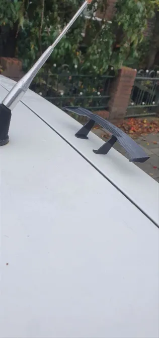 Спойлер-мини под карбон Чёрный на авто Киев - изображение 2