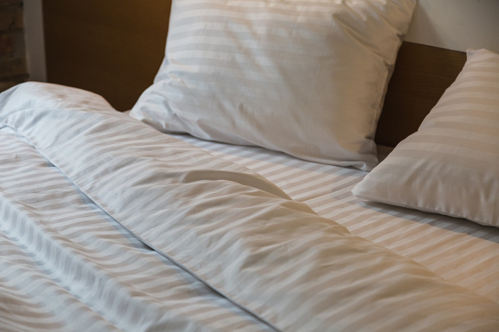 Ecotton Комплект постільної білизни Ecotton полуторний 150х215 см готельний із Страйп-сатину з Коломыя - изображение 2