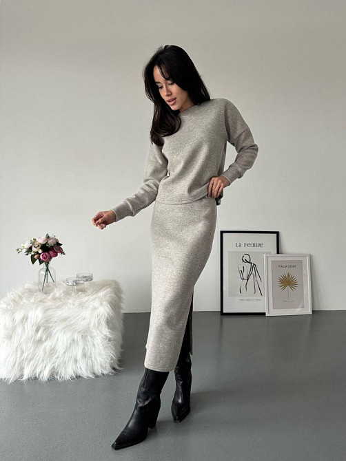 Женский стильный теплый костюм двойка с разрезом сбоку Бежевий, 46/48 Одесса - изображение 3