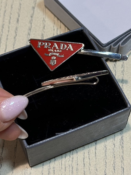 Шпилька "невидимка для волосся трикутник Прада Prada червона Одеса - фото 9